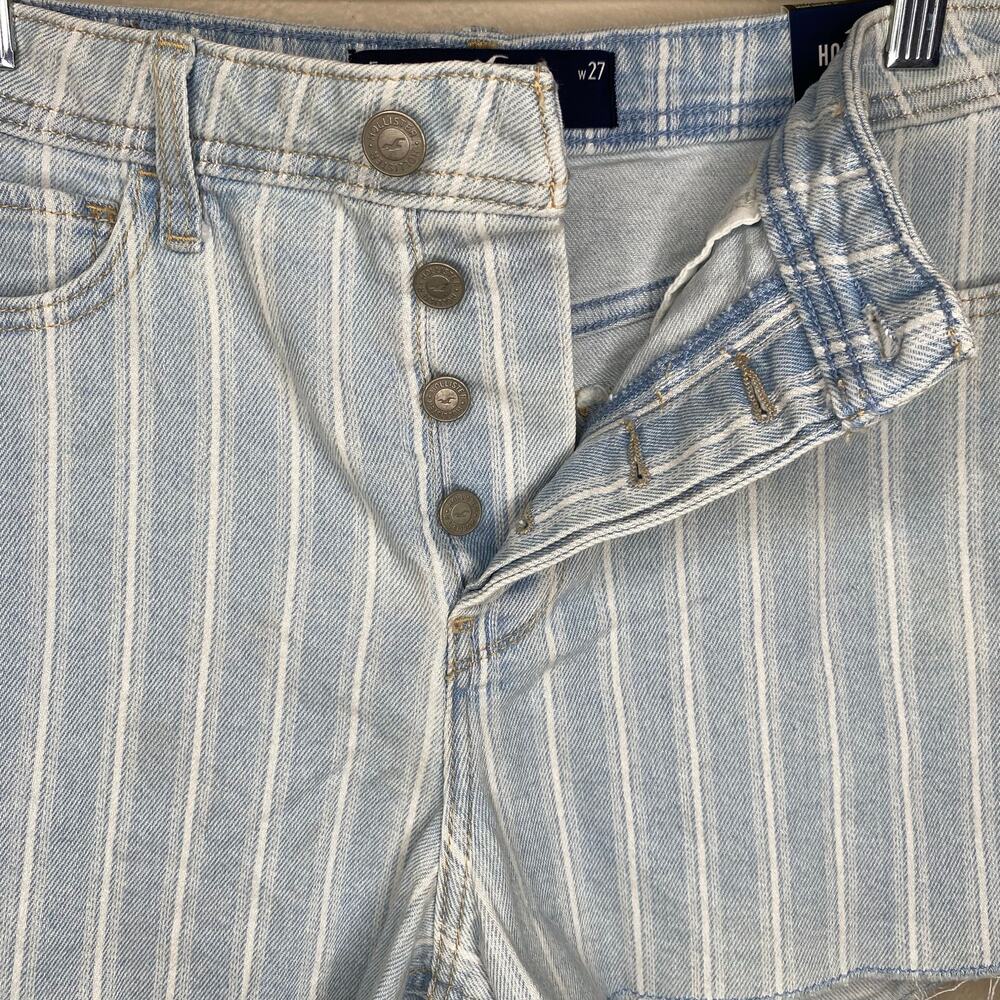Hollister Ultra Rise Mom Short 3" Inseam Size 5 27 Button Fly Light Blue Cut Off